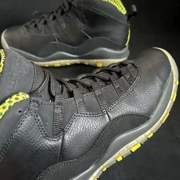 Jordan Retro 5 Venom Black Sneakers - Picture 8 of 15